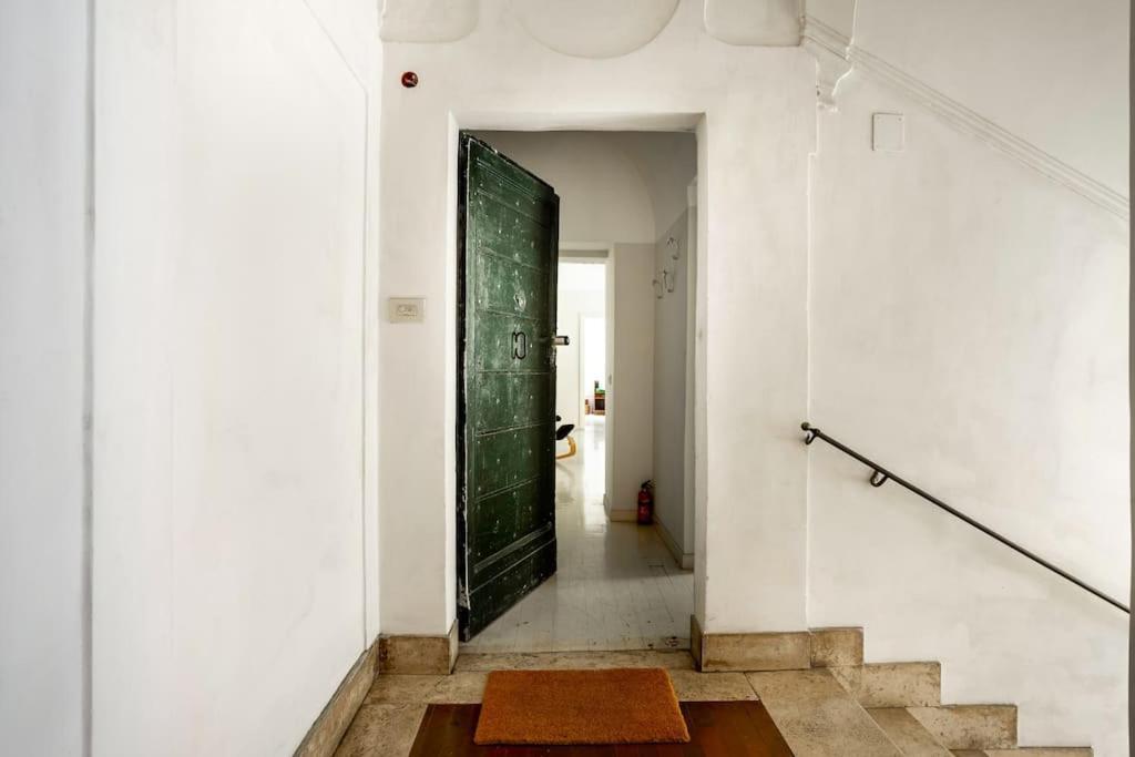 Best Authentic Apartment Monti 5 Mins From Colosseum Exterior photo