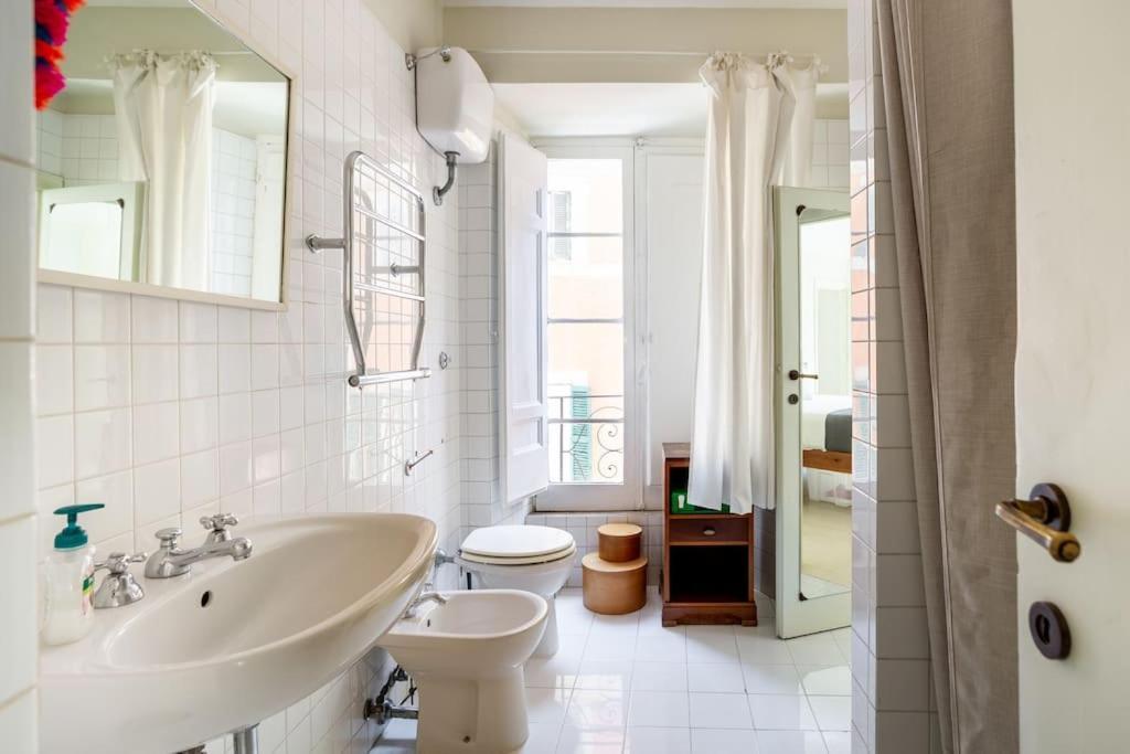 Best Authentic Apartment Monti 5 Mins From Colosseum Exterior photo